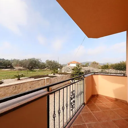 Sipina 2 Apartment *